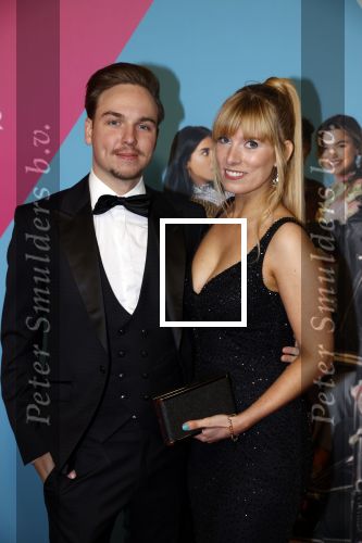 Amsterdam 11 oktober 2021
Premiere Liefde zonder grenzenin Tuschinski 
Dylan Haegens en partner Marit Brugman