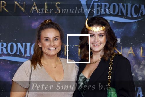Amsterdam 2 november 2021
Premiere Eternal van Marvel in Pathe Noord.
Emma Deckers kwam met een vriendin