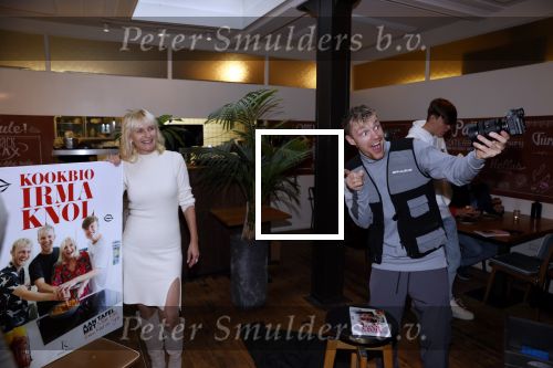 Hilversum 20 oktober 2021
Boek presentatie Irma Knol met haar zoons Milan Knol Enzo Knol en Sjen Knol