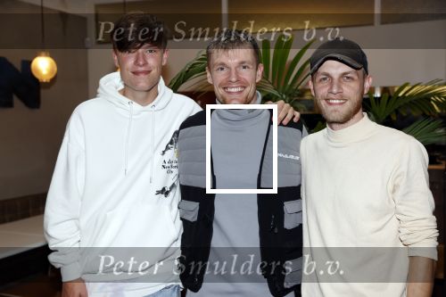 Hilversum 20 oktober 2021
Boek presentatie Irma Knol met haar zoons Milan Knol Enzo Knol en Sjen Knol