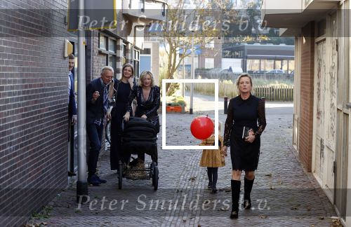 Noordwijk 28 oktober 2021
Boekrpresentatie van Erica Meiland in de winkel van Montana. Aanwezig Martien Meiland Maxime Meiland met claire en Vive. Ook Montana en haar vriend Dirk Hoogstraten zijn er natuurlijk. Erica geeft het boek dat geschreven is door Jan Dijkgraaf aan haar 92 jarige moeder.