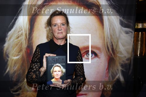 Noordwijk 28 oktober 2021
Boekrpresentatie van Erica Meiland in de winkel van Montana. Aanwezig Martien Meiland Maxime Meiland met claire en Vive. Ook Montana en haar vriend Dirk Hoogstraten zijn er natuurlijk. Erica geeft het boek dat geschreven is door Jan Dijkgraaf aan haar 92 jarige moeder.