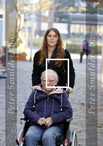 Noordwijk 28 oktober 2021
Boekrpresentatie van Erica Meiland in de winkel van Montana. Aanwezig Martien Meiland Maxime Meiland met claire en Vive. Ook Montana en haar vriend Dirk Hoogstraten zijn er natuurlijk. Erica geeft het boek dat geschreven is door Jan Dijkgraaf aan haar 92 jarige moeder.