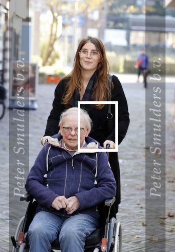 Noordwijk 28 oktober 2021
Boekrpresentatie van Erica Meiland in de winkel van Montana. Aanwezig Martien Meiland Maxime Meiland met claire en Vive. Ook Montana en haar vriend Dirk Hoogstraten zijn er natuurlijk. Erica geeft het boek dat geschreven is door Jan Dijkgraaf aan haar 92 jarige moeder.