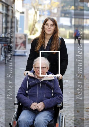 Noordwijk 28 oktober 2021
Boekrpresentatie van Erica Meiland in de winkel van Montana. Aanwezig Martien Meiland Maxime Meiland met claire en Vive. Ook Montana en haar vriend Dirk Hoogstraten zijn er natuurlijk. Erica geeft het boek dat geschreven is door Jan Dijkgraaf aan haar 92 jarige moeder.