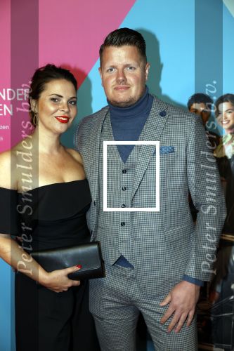 Amsterdam 11 oktober 2021
Premiere Liefde zonder grenzenin Tuschinski 
Evert v d Grifft met partner