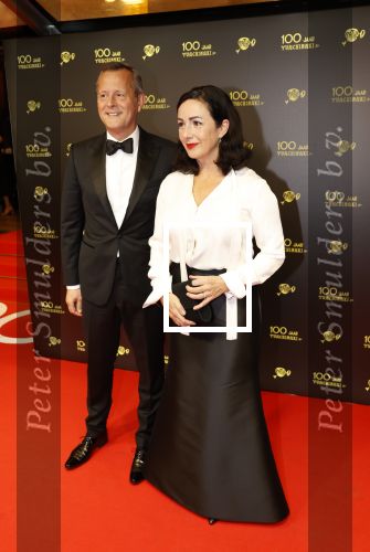 Amsterdam 28 oktober 2021
Feest ivm 100 jarig bestaan van Tuschinski.
Femke Halsema en de commisaris van de koning uit Noord Holland Arthur van Dijk