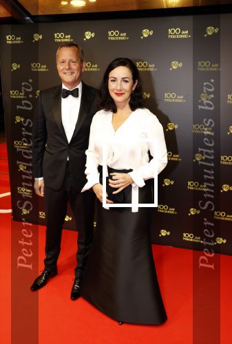 Amsterdam 28 oktober 2021
Feest ivm 100 jarig bestaan van Tuschinski.
Femke Halsema en de commisaris van de koning uit Noord Holland Arthur van Dijk