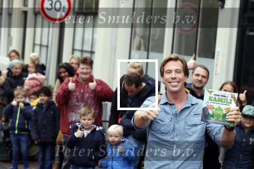 Amsterdam 6 november 2021
Freek Vonk bij zijn pop up store voor zijn nieuwe boek