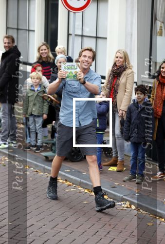 Amsterdam 6 november 2021
Freek Vonk bij zijn pop up store voor zijn nieuwe boek
