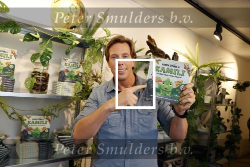 Amsterdam 6 november 2021
Freek Vonk bij zijn pop up store voor zijn nieuwe boek