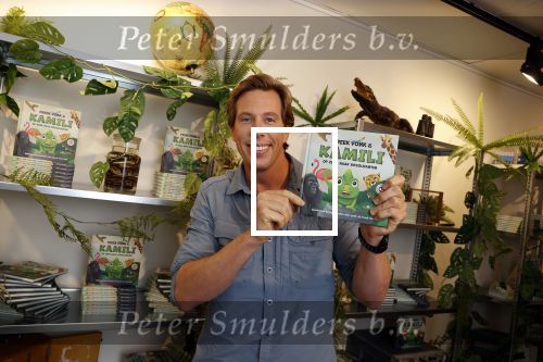 Amsterdam 6 november 2021
Freek Vonk bij zijn pop up store voor zijn nieuwe boek