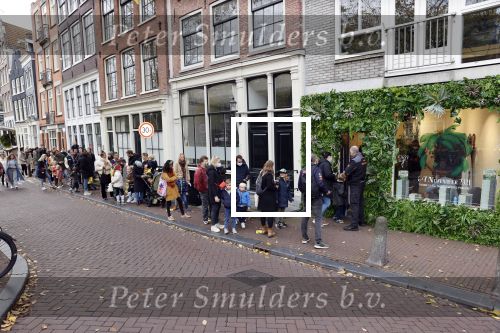 Amsterdam 6 november 2021
Freek Vonk bij zijn pop up store voor zijn nieuwe boek