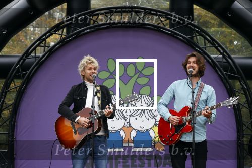 Alphen aan de Rijn 10 november 2021
Nationale Boomfeestdag met oa Sterre Koning en band Friday .