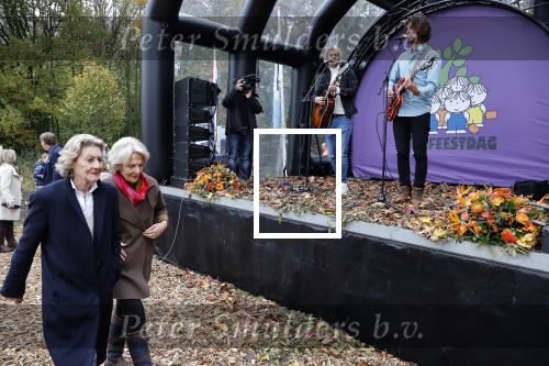 Alphen aan de Rijn 10 november 2021
Nationale Boomfeestdag met oa Sterre Koning en band Friday .