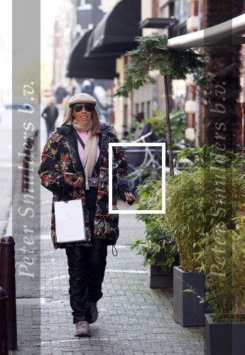 Amsterdam 24 oktober 2021
Glennis Grace op haar electrische KNAAP bike
