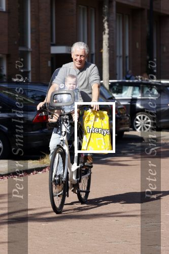 Amsterdam 22 september 2021
Hajo Bruins met zijn dochter Teddy Marie Keet op de fiets.