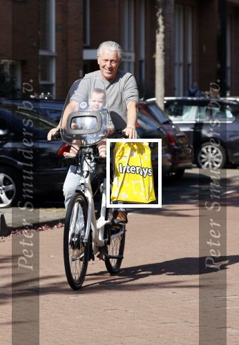 Amsterdam 22 september 2021
Hajo Bruins met zijn dochter Teddy Marie Keet op de fiets.