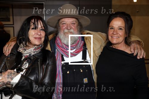 Amsterdam 5 november 2021
Slaan van Munt Herman Brood ivm 75e verjaardag. Zijn vrouw Xandra en dochters Holly Lola en Brenda  zijn natuurlijk aanwezig. henk Schiffmacher kwam met zijn vrouw Louise
