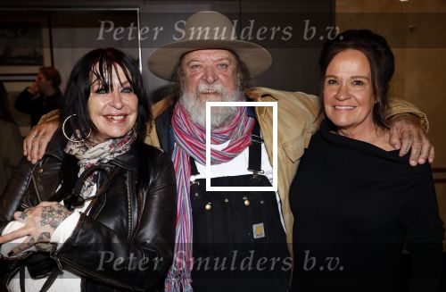 Amsterdam 5 november 2021
Slaan van Munt Herman Brood ivm 75e verjaardag. Zijn vrouw Xandra en dochters Holly Lola en Brenda  zijn natuurlijk aanwezig. henk Schiffmacher kwam met zijn vrouw Louise