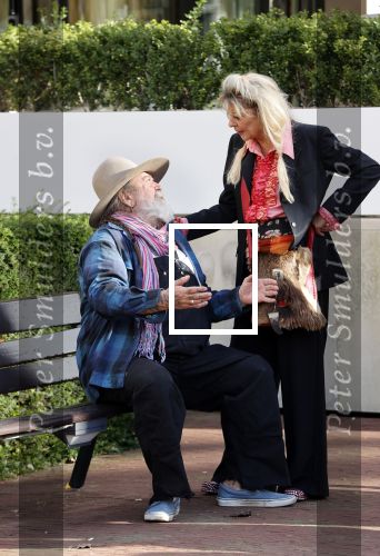 Amsterdam 5 november 2021
Slaan van Munt Herman Brood ivm 75e verjaardag. Zijn vrouw Xandra en dochters Holly Lola en Brenda  zijn natuurlijk aanwezig. henk Schiffmacher kwam met zijn vrouw Louise