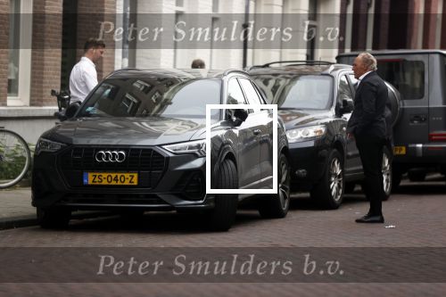 Amsterdam Scheveningen 31 oktober 2021
Henk de Vries is de nieuwe vriend van Connie Witteman . Ze reden met 2 auto\'s vanaf haar huis in Amsterdam naar Restaurant By simonis in Scheveningen