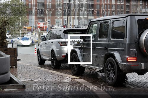 Amsterdam Scheveningen 31 oktober 2021
Henk de Vries is de nieuwe vriend van Connie Witteman . Ze reden met 2 auto\'s vanaf haar huis in Amsterdam naar Restaurant By simonis in Scheveningen