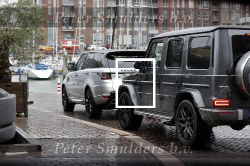 Amsterdam Scheveningen 31 oktober 2021
Henk de Vries is de nieuwe vriend van Connie Witteman . Ze reden met 2 auto\'s vanaf haar huis in Amsterdam naar Restaurant By simonis in Scheveningen