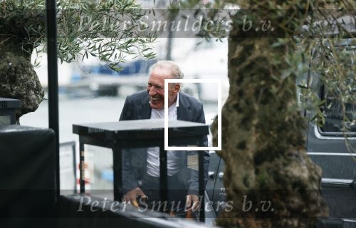 Amsterdam Scheveningen 31 oktober 2021
Henk de Vries is de nieuwe vriend van Connie Witteman . Ze reden met 2 auto\'s vanaf haar huis in Amsterdam naar Restaurant By simonis in Scheveningen
