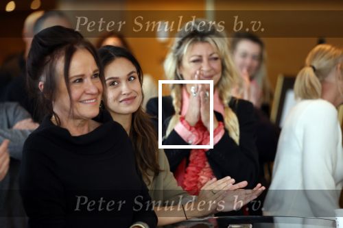 Amsterdam 5 november 2021
Slaan van Munt Herman Brood ivm 75e verjaardag. Zijn vrouw Xandra en dochters Holly Lola en Brenda  zijn natuurlijk aanwezig.