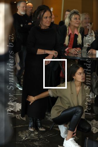 Amsterdam 5 november 2021
Slaan van Munt Herman Brood ivm 75e verjaardag. Zijn vrouw Xandra en dochters Holly Lola en Brenda  zijn natuurlijk aanwezig.