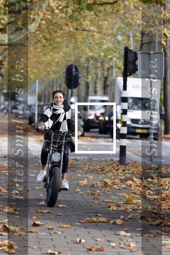 Amsterdam 5 november 2021
Holly Brood op haar electrische fiets in Amsterdam zuid