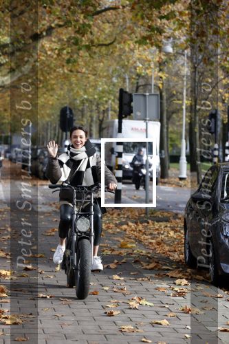 Amsterdam 5 november 2021
Holly Brood op haar electrische fiets in Amsterdam zuid