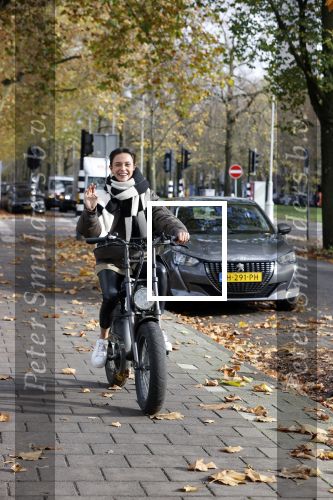 Amsterdam 5 november 2021
Holly Brood op haar electrische fiets in Amsterdam zuid