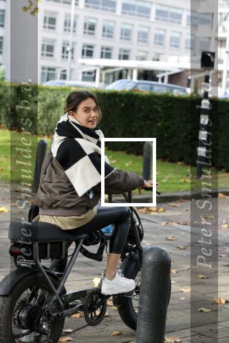 Amsterdam 5 november 2021
Holly Brood op haar electrische fiets in Amsterdam zuid