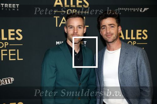 Amsterdam 1 november 2021
Premiere alles op tafel in het deLamar theater.
Hugo Kennis en Thomas Cammaert