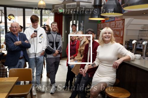 Hilversum 20 oktober 2021
Boek presentatie Irma Knol met haar zoons Milan Knol Enzo Knol en Sjen Knol