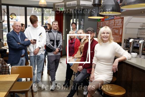 Hilversum 20 oktober 2021
Boek presentatie Irma Knol met haar zoons Milan Knol Enzo Knol en Sjen Knol