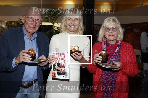 Hilversum 20 oktober 2021
Boek presentatie Irma Knol met haar zoons Milan Knol Enzo Knol en Sjen Knol . De ouders van Irma