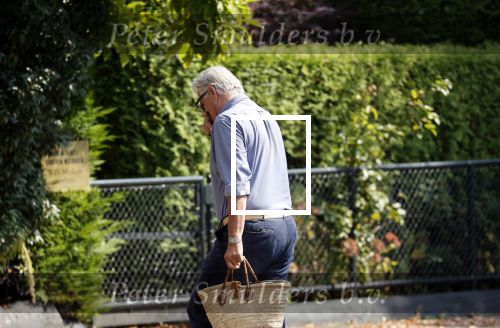 Amsterdam 9 septmber 2021
Jeroen Krabbe gaat met zijn Biro naar zijn zoon Martijn Krabbe