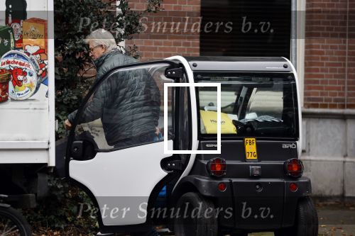 Amsterdam 27 oktober 2021
Jeroen Krabbe doet boodschappen op de pc hooftstraat en rijdt daarna met zijn Biro karretje naar huis