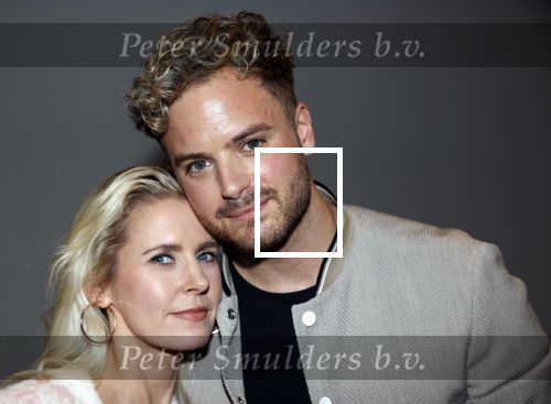 Amsterdam 30 oktober 2021
Boekpresentatie Jim bakkum in hotel Krasnapolsy.
Jim reikt het eerste boek uit aan zijn kinderen. Ook zijn vrouw Bettina Holwerda is natuurlijk aanwezig
