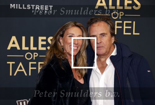 Amsterdam 1 november 2021
Premiere alles op tafel in het deLamar theater.
Joep Sertons met partner