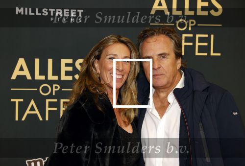 Amsterdam 1 november 2021
Premiere alles op tafel in het deLamar theater.
Joep Sertons met partner