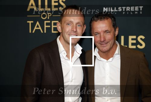 Amsterdam 1 november 2021
Premiere alles op tafel in het deLamar theater.
John de Bever met partner