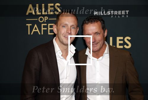 Amsterdam 1 november 2021
Premiere alles op tafel in het deLamar theater.
John de Bever met partner