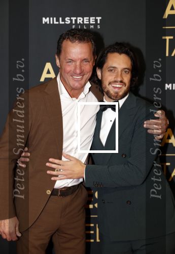 Amsterdam 1 november 2021
Premiere alles op tafel in het deLamar theater.
John de Bever met ...