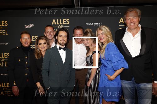 Amsterdam 1 november 2021
Premiere alles op tafel in het deLamar theater.
John de Bever met partner