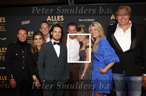 Amsterdam 1 november 2021
Premiere alles op tafel in het deLamar theater.
John de Bever met partner