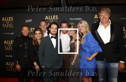 Amsterdam 1 november 2021
Premiere alles op tafel in het deLamar theater.
John de Bever met partner